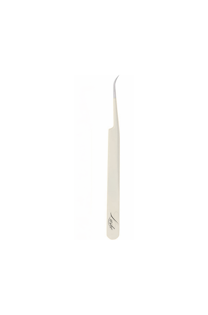 Lashé Isolator
