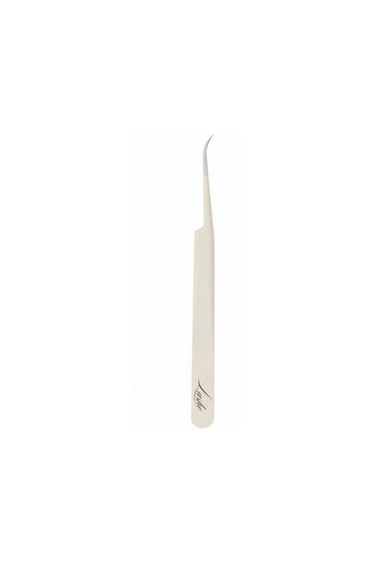 Lashé Isolator